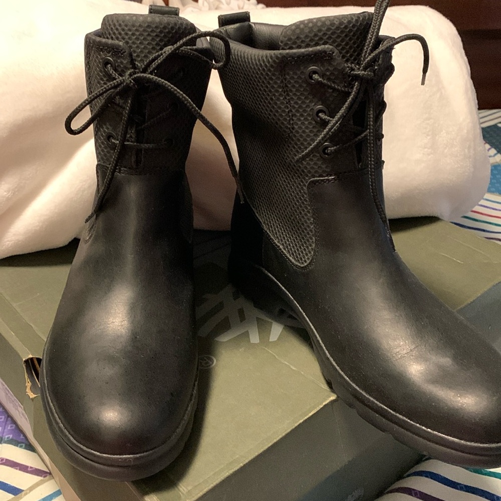 Women’s Timberland ankle boots black